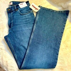 NWT Wrangler Jeans 6 (28 x 32) HiRise Fierce Flare Cotton Mineral Wash New